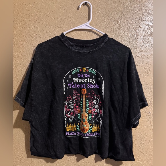 Disney Tops - Disney Pixar Coco día de los muertos tshirt